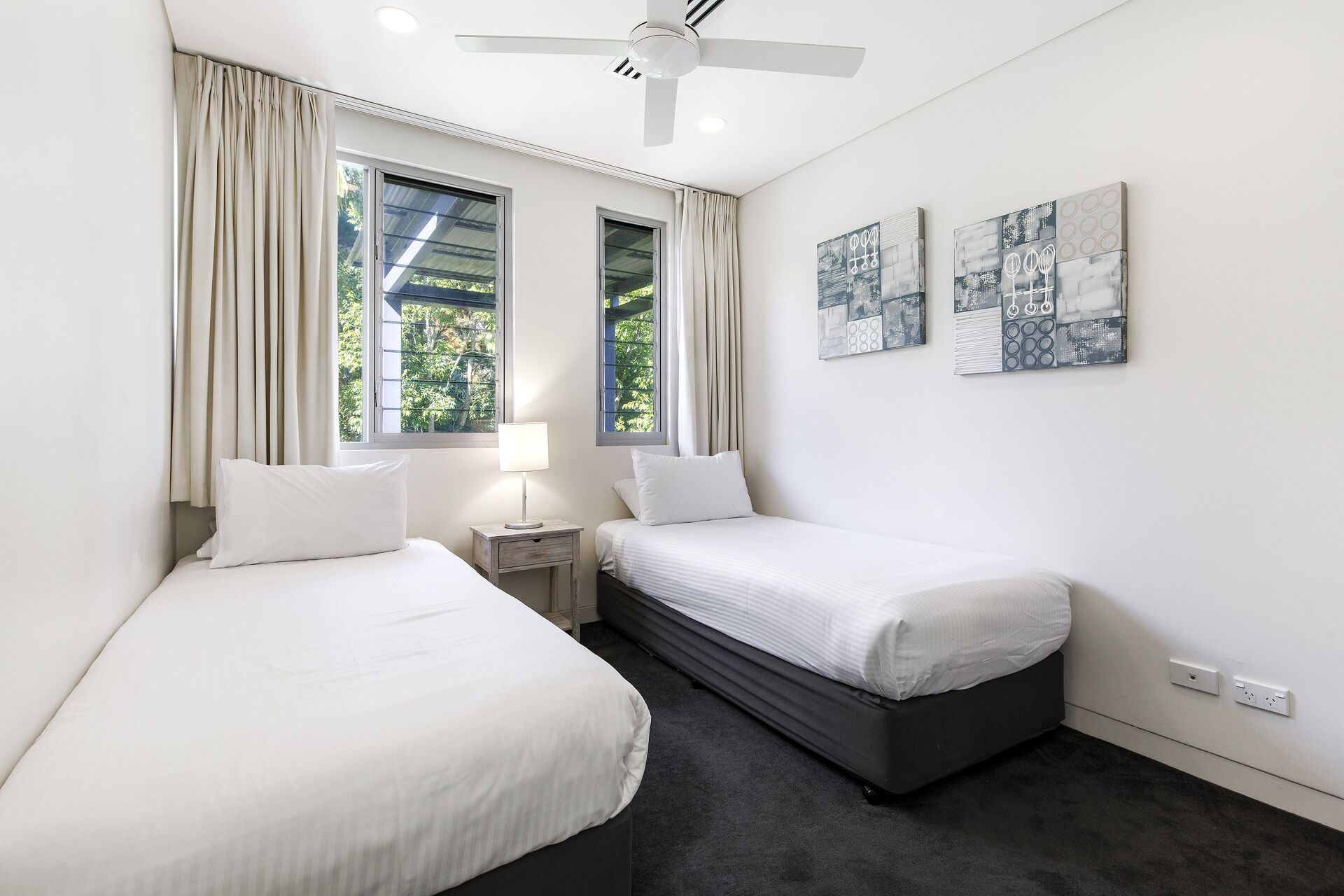 Deluxe Noosa penthouse with 5 star views — image 13