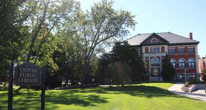 🤓Clever Studio🍷Free Wine☕️Coffee / Tea Bar - Free Parking!