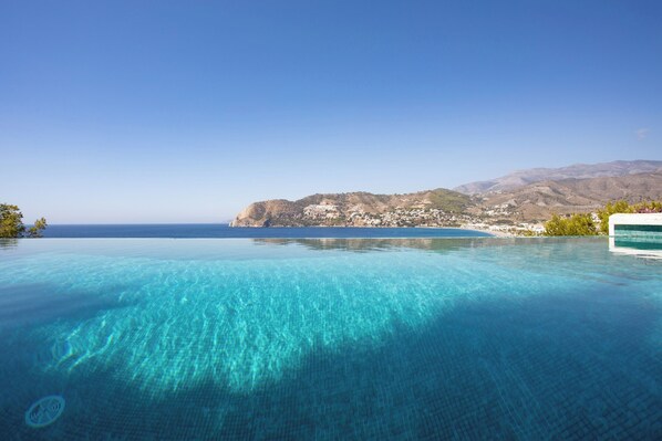 Pool - Villa "Casa San Cayetano" with Sea View, Pool, Garden, Terrace and Balcony (La Herradura)
