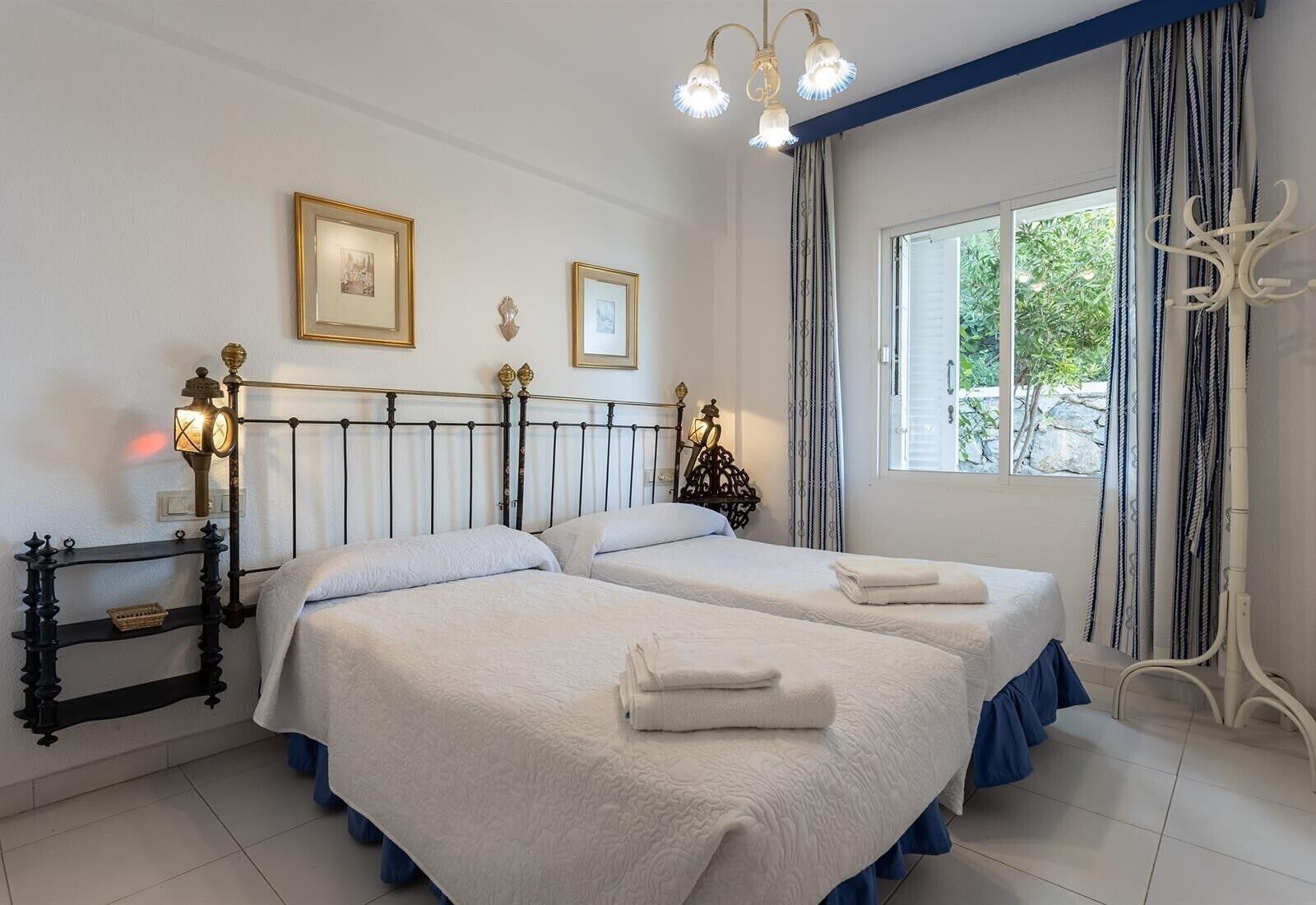 5 Schlafzimmer, Bügeleisen/Bügelbrett, kostenloses WLAN, Bettwäsche