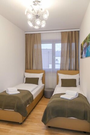 2 chambres, fer et planche à repasser, Internet gratuit