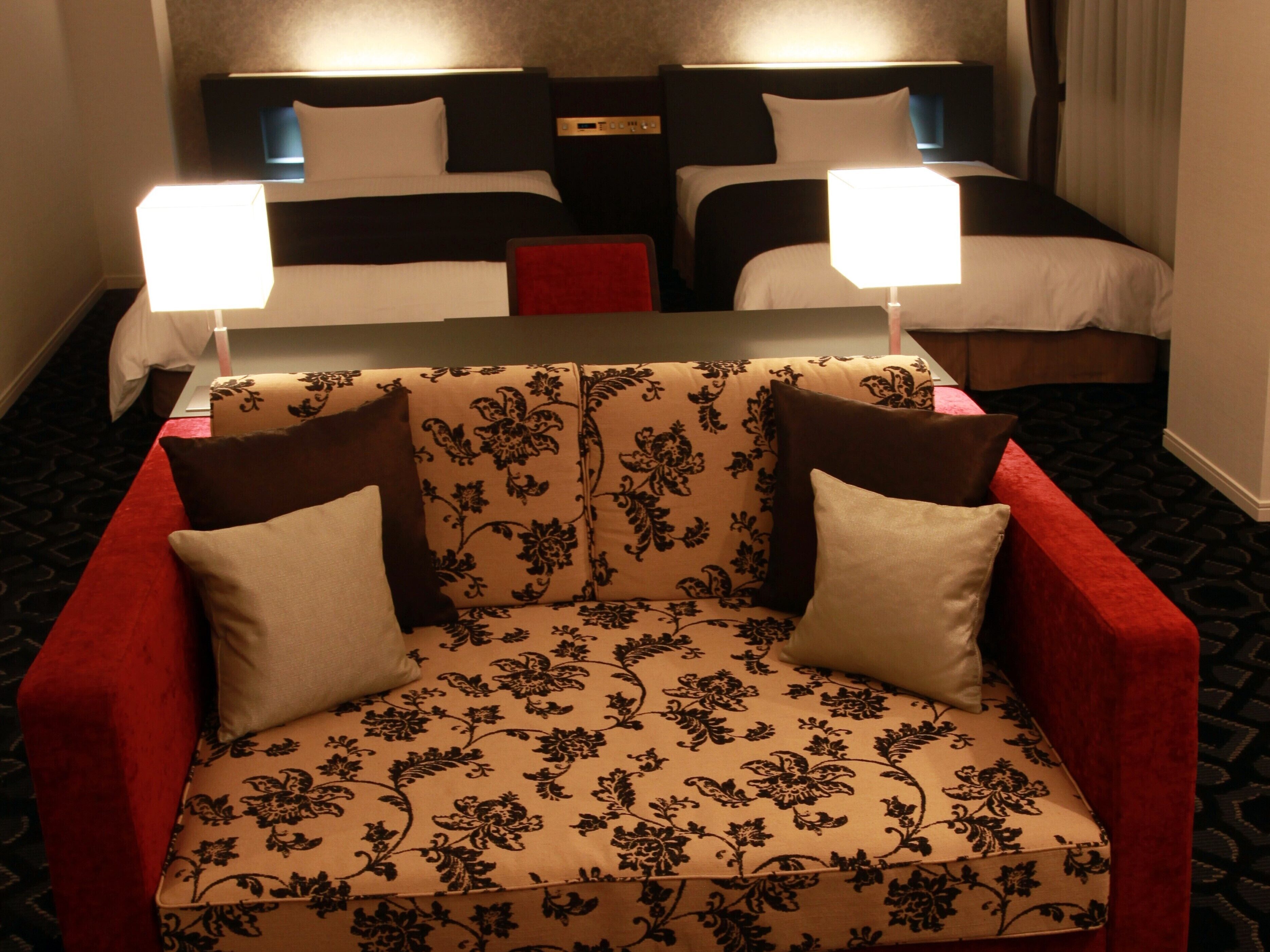 junior studio suite | 1 bedroom, down duvets, desk, free wifi