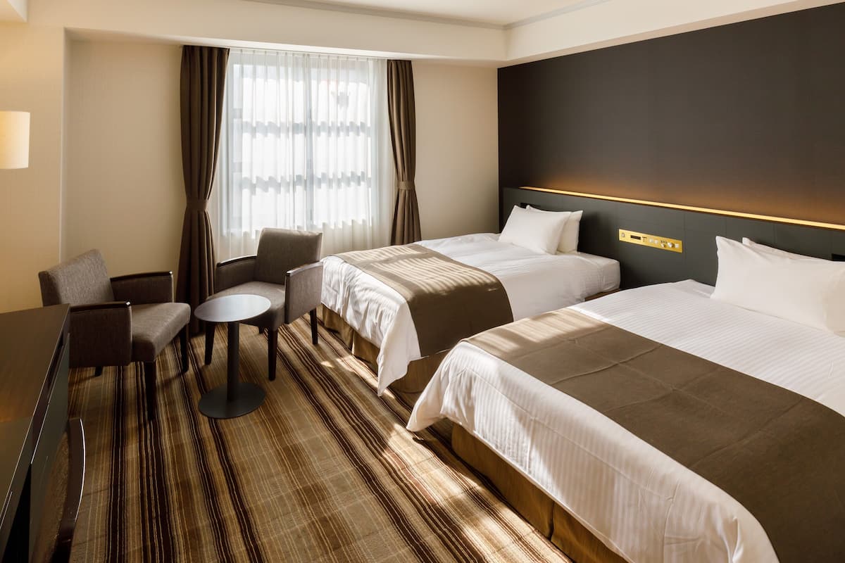 grand twin room, non smoking | 1 bedroom, down duvets, desk, free wifi