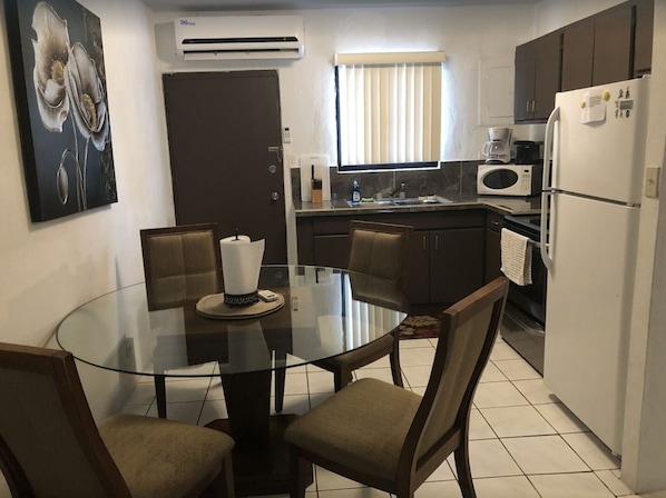 Fridge, microwave, oven, stovetop - Free WiFi Free PARKING Free Cable-The BEST 2 Bedrm 1 Ba unit near grocery store! (Sinajana)