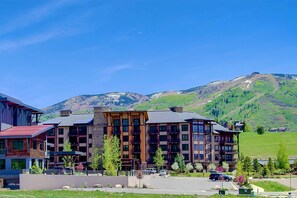 Exterior - Steps to Private Gondola-HeatedPool-3 HotTubs-Gym-TownShuttle-Garage-GameRoom-Fireplace-W/D-Elevator (Steamboat Springs)