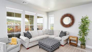 Townhome, 4 Bedrooms | Living area