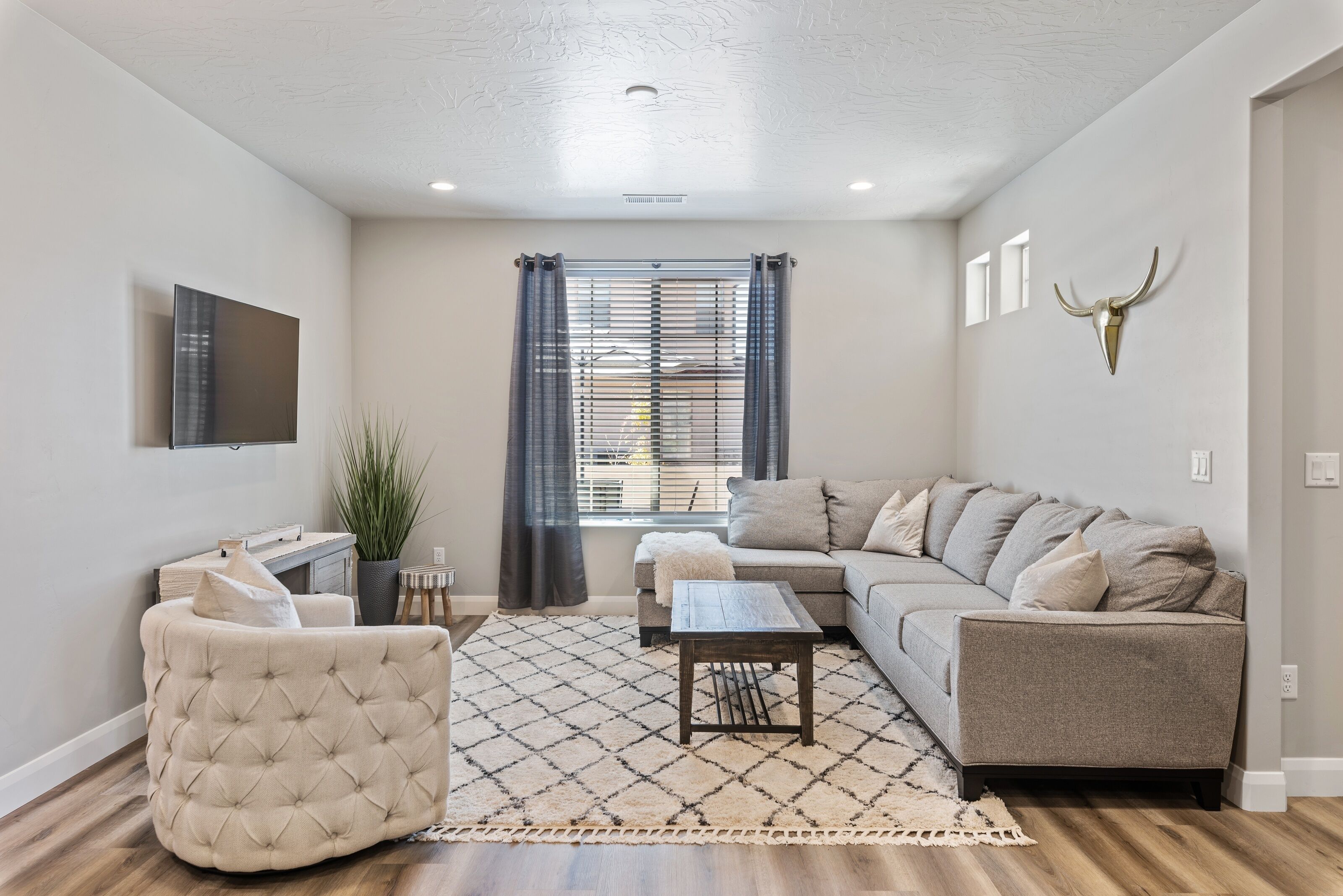 Stadtwohnung, 3 Schlafzimmer | Wohnbereich | Smart-TV