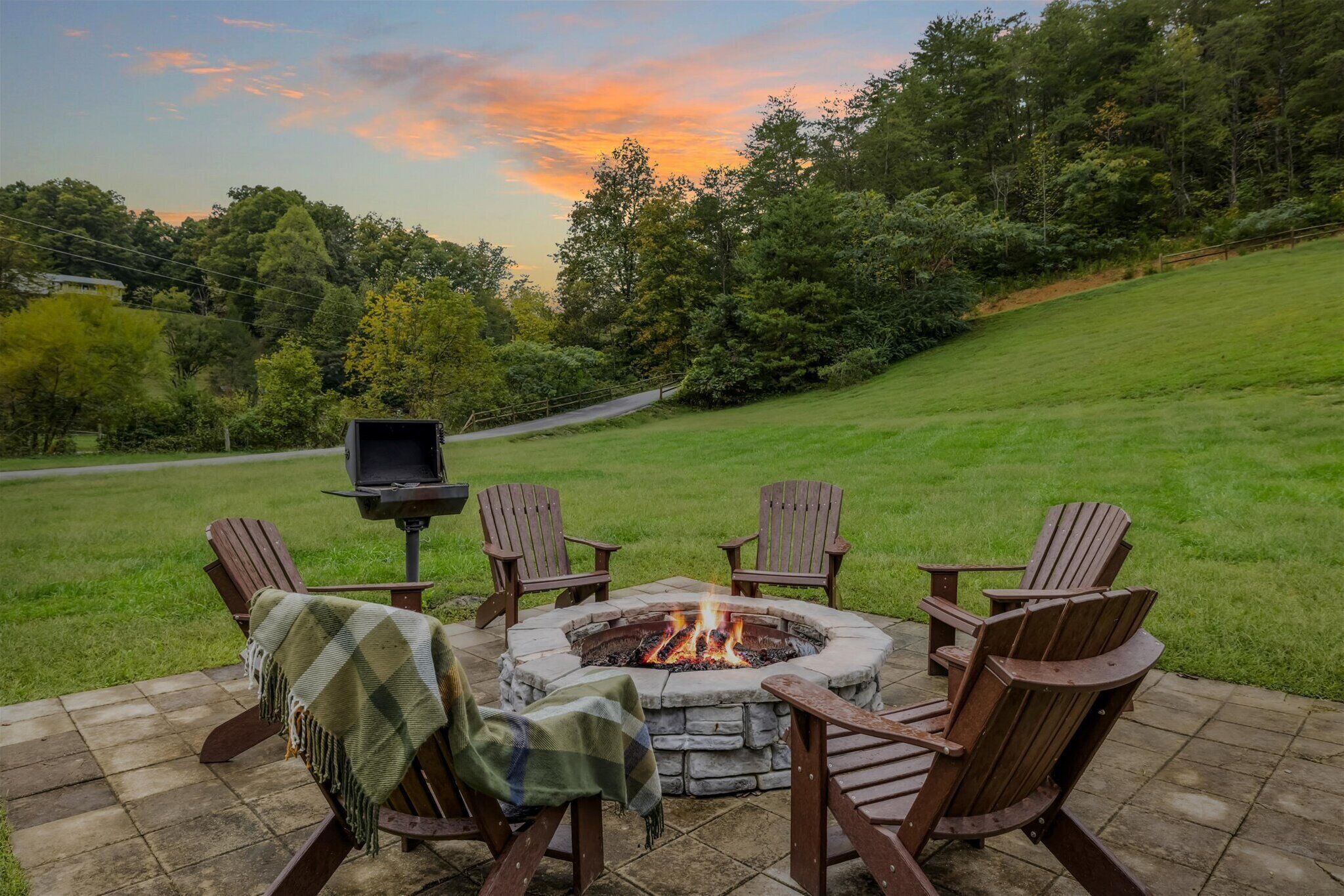 المنطقة المحيطة بالمنشأة