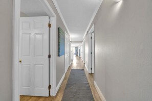 Interior - 🦩Book Me Baby! Gulf-Front Condo With Sweeping Views 🦩 (Fort Walton Beach)