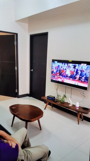 Interior - MAKATI, Greenbelt Hamilton 2BR PNTHSE, w/ PARKING, VIEWS (Makati)