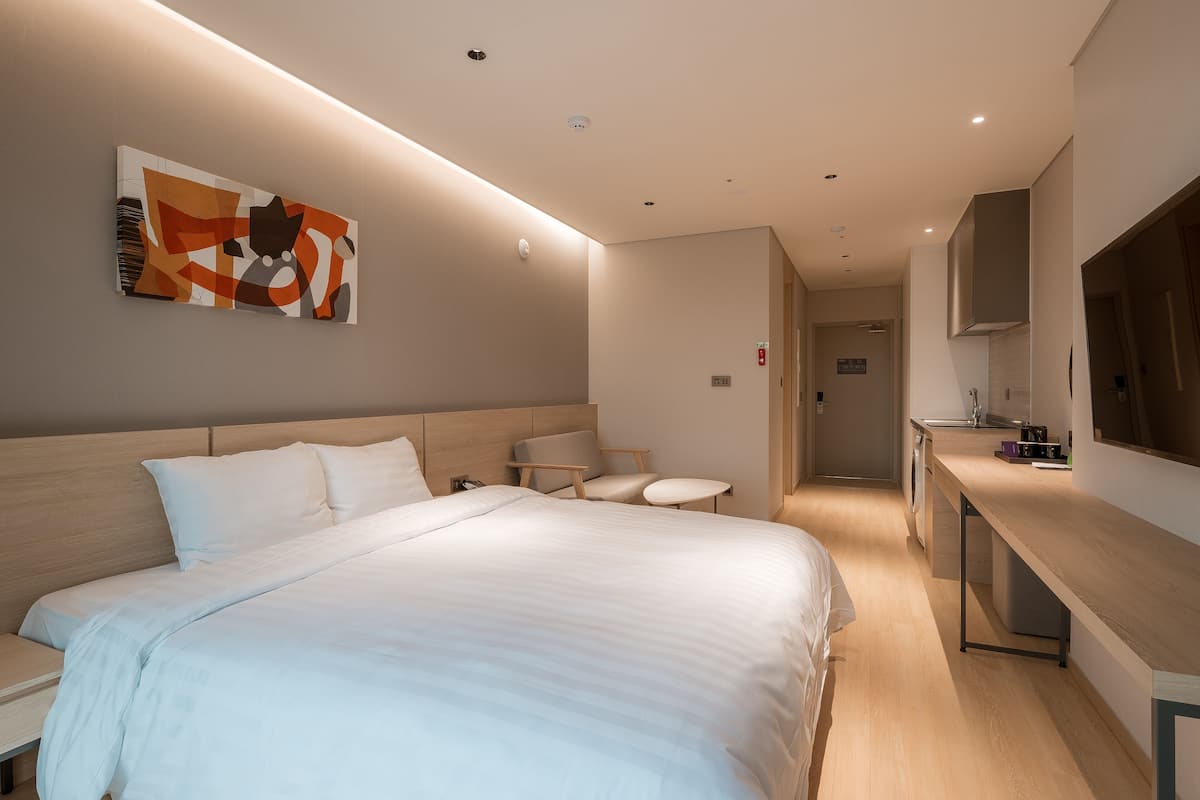 3 slaapkamers, geluiddichte muren, gratis wifi, beddengoed