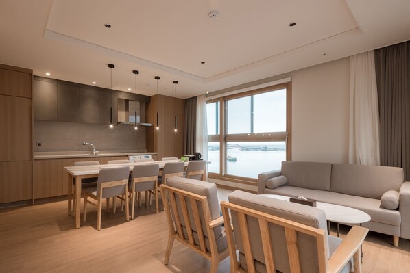 Smart TV - Chestertons Sokcho (Sokcho)