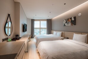 Soundproofing, free WiFi, bed sheets - Chestertons Sokcho (Sokcho)