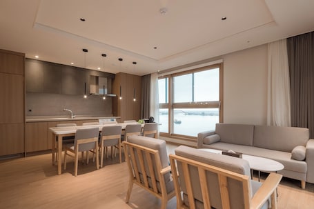Smart TV. Chestertons Sokcho