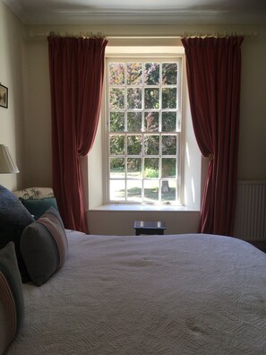 5 Schlafzimmer, Bügeleisen/Bügelbrett, Reisekinderbett, kostenloses WLAN