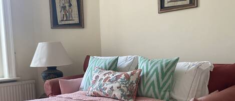 5 chambres, fer et planche à repasser, lit parapluie, Wi-Fi gratuit