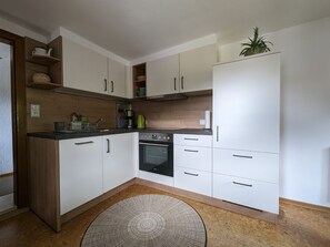 Fridge, oven, dishwasher, high chair - Ferienwohnung Jaga - Ferienwohnung (Steinwand)