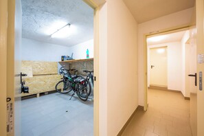 Family Apartment, Multiple Bedrooms, Mountainside (Casa Silvia Ski in) | Interior