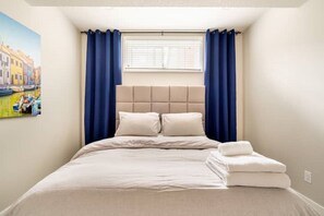 1 bedroom, desk, iron/ironing board, travel crib - Newly built and tastefully furnished legal one bedroom private guest suit. (Calgary)