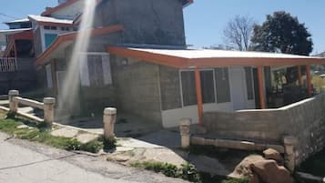 Fachada da propriedade