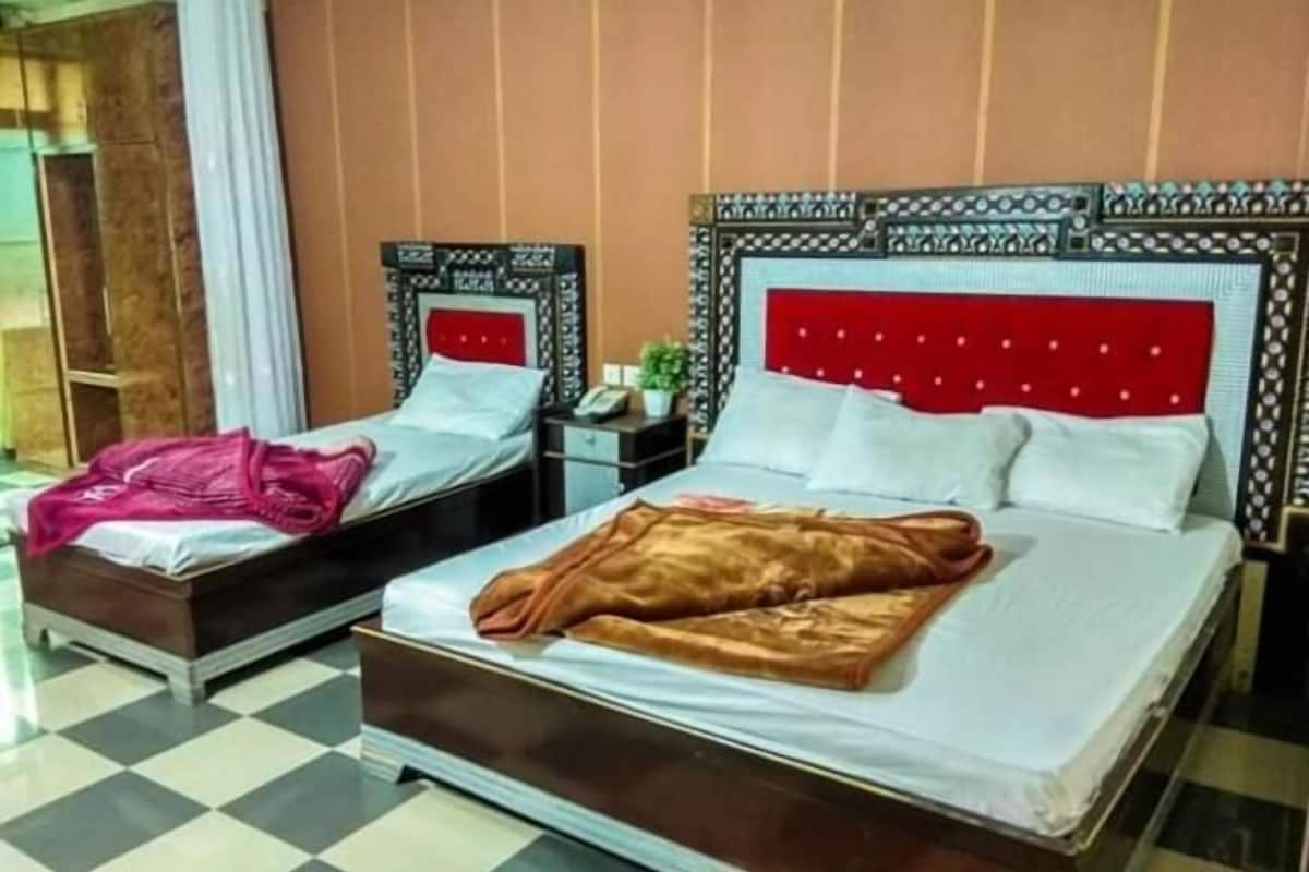 Deluxe Triple Room | Iron/ironing board, free WiFi