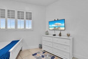 5 bedrooms, free WiFi, bed sheets