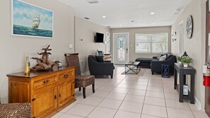 Unclassified image, 5 of 39, button - 5 Seas Retreat 4 bed 2 bath dock, pool, Sandy Beach Dockage For up to a 25 ft boat (Marathon)