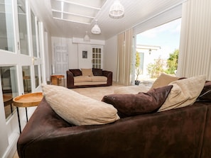 Cottage | Living room