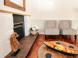 Cottage | Living room - 5 Sea Way (Bognor Regis)