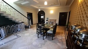 مطعم