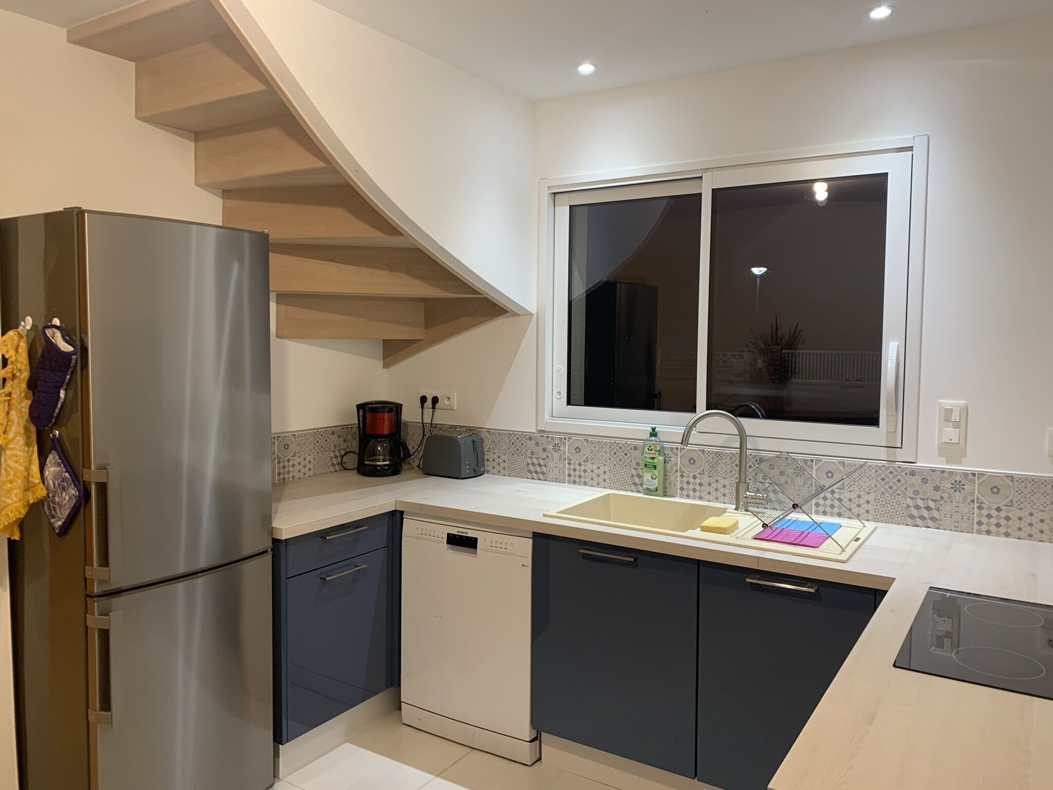 Réfrigérateur, four, plaque de cuisson, lave-vaisselle