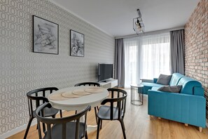 Dining room - RentPlanet - Apartamenty Chlebova (Gdansk)