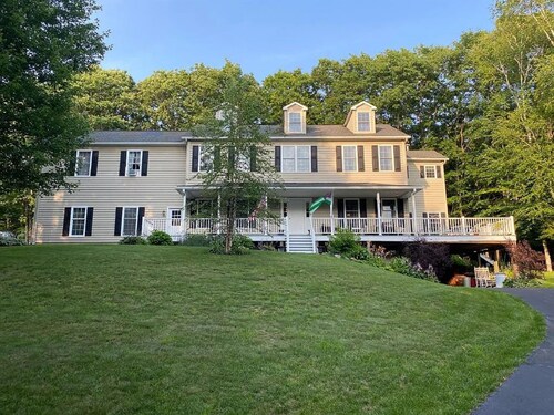3 min. to Dreams Park, 34 ft. Long Heated Pool, Clean and Updated. Fun & Private