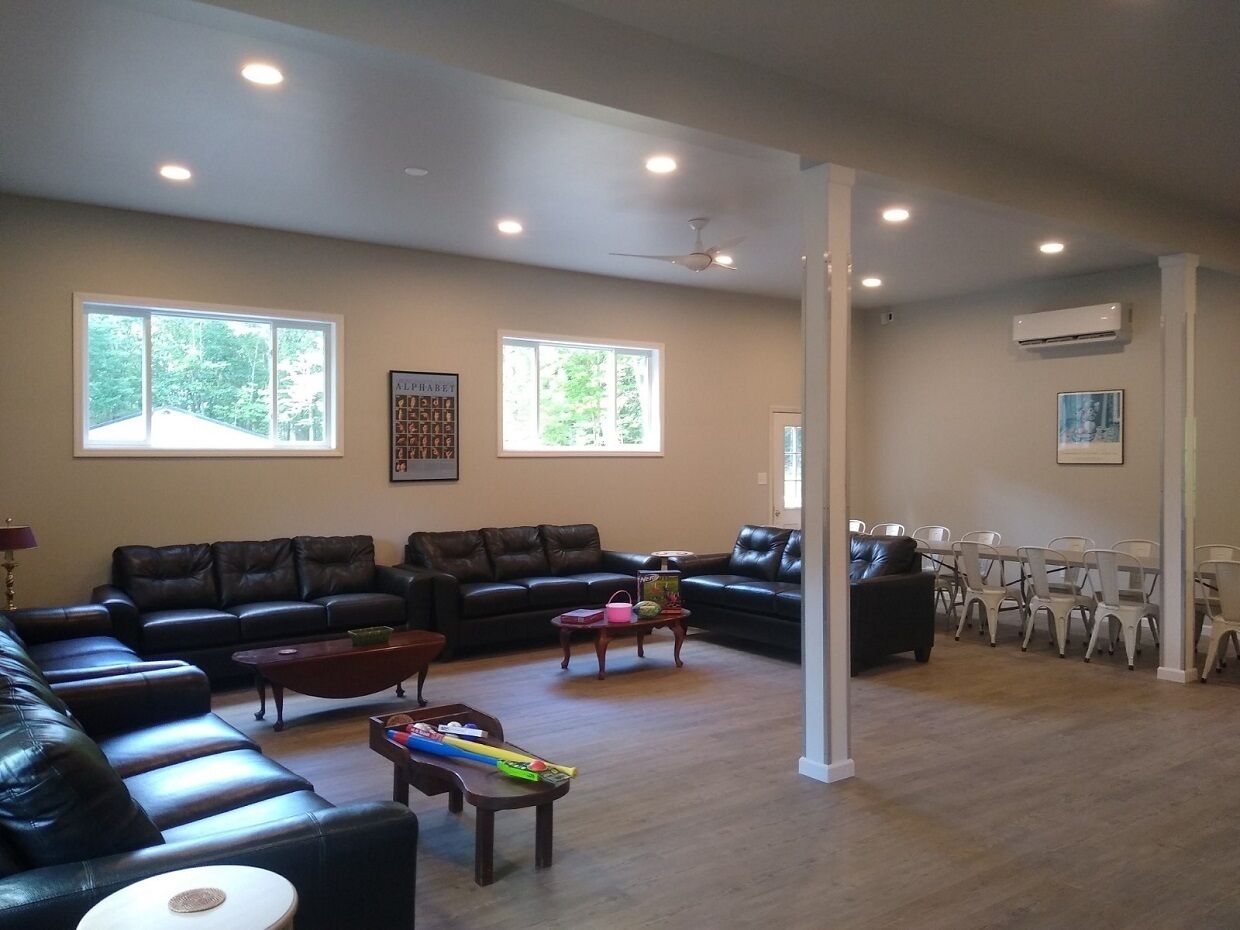 Smart-TV, videospill, DVD-spiller og bordtennis