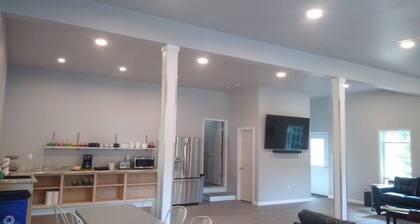 3 min. to Dreams Park, 33 ft. Long Heated Pool, Clean and Updated. Fun & Private
