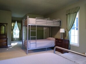 12 bedrooms, desk, iron/ironing board, free WiFi
