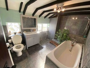 Cottage, Multiple Beds | Bathroom | Separate tub and shower, deep soaking tub, hair dryer, towels - A Lovely Cosy 2-bed Cottage in Guston (Dover)