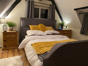 Ferienhaus, Mehrere Betten | 2 Schlafzimmer, Bügeleisen/Bügelbrett, kostenloses WLAN, Bettwäsche