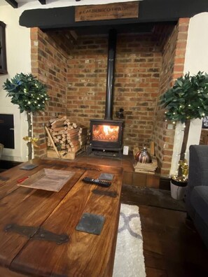 Cottage, Multiple Beds | Living room | 30-inch TV with cable channels - A Lovely Cosy 2-bed Cottage in Guston (Dover)