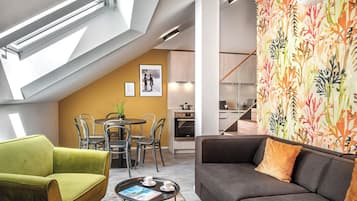 Apartment, 2 Schlafzimmer | Wohnbereich | Flachbildfernseher