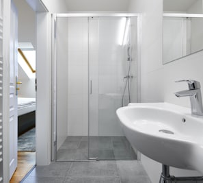 Appartement, 2 chambres | Salle de bain