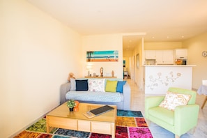 TV - LE FOCH AP4244 By Riviera Holiday Homes (Niza)