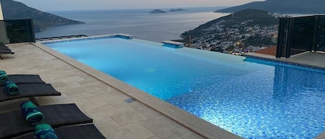 AuĂenpool, beheizter Pool