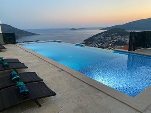 Piscine extérieure, piscine chauffée
