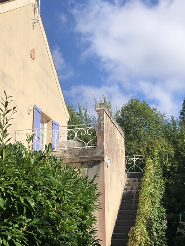 Beautiful 2 room apartment with private terrace and beautiful view over the countryside.