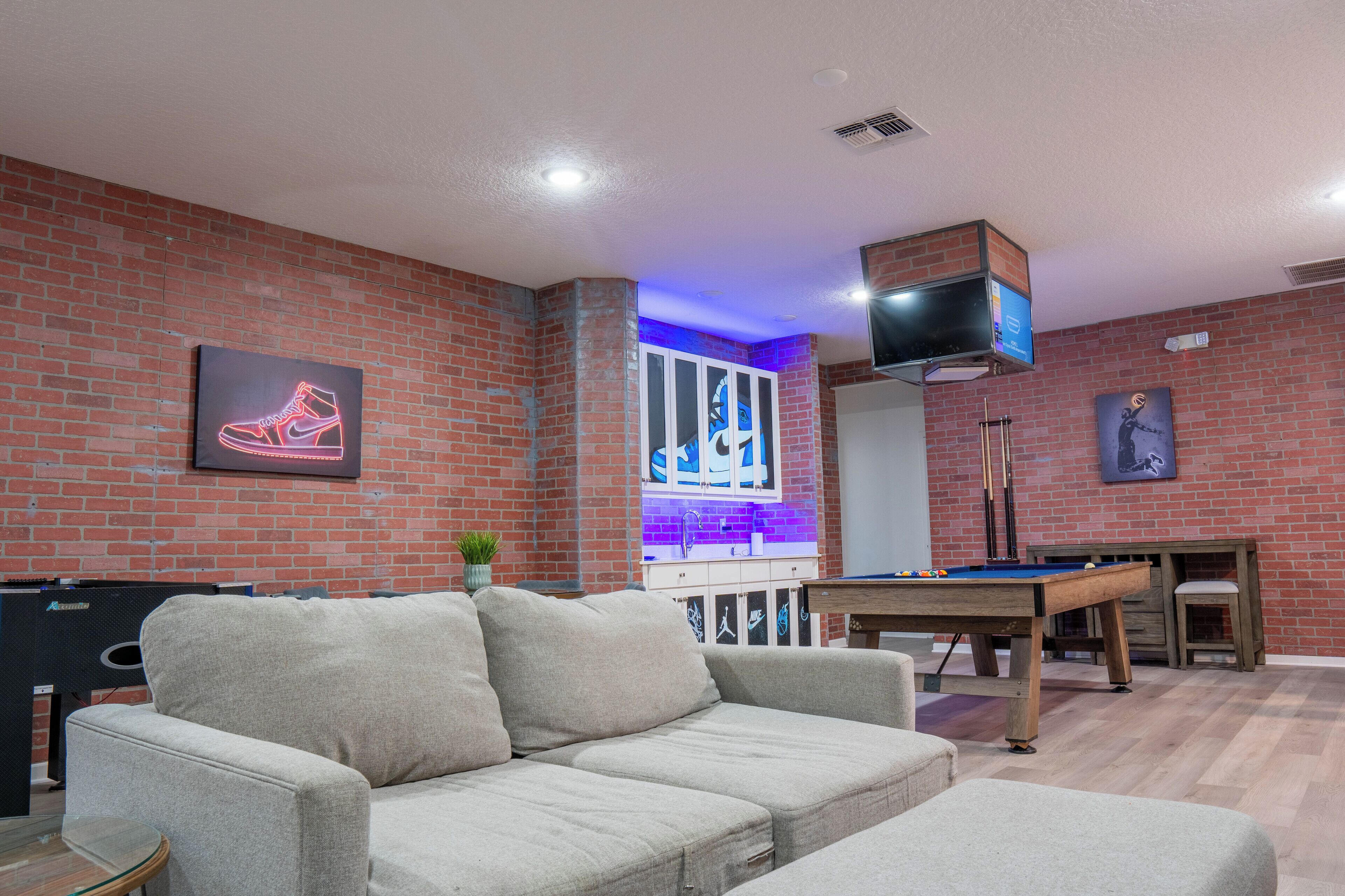 Luxury New Resort Mansion, Mins To Disney, For 32Guests! 2024 Special Rates!