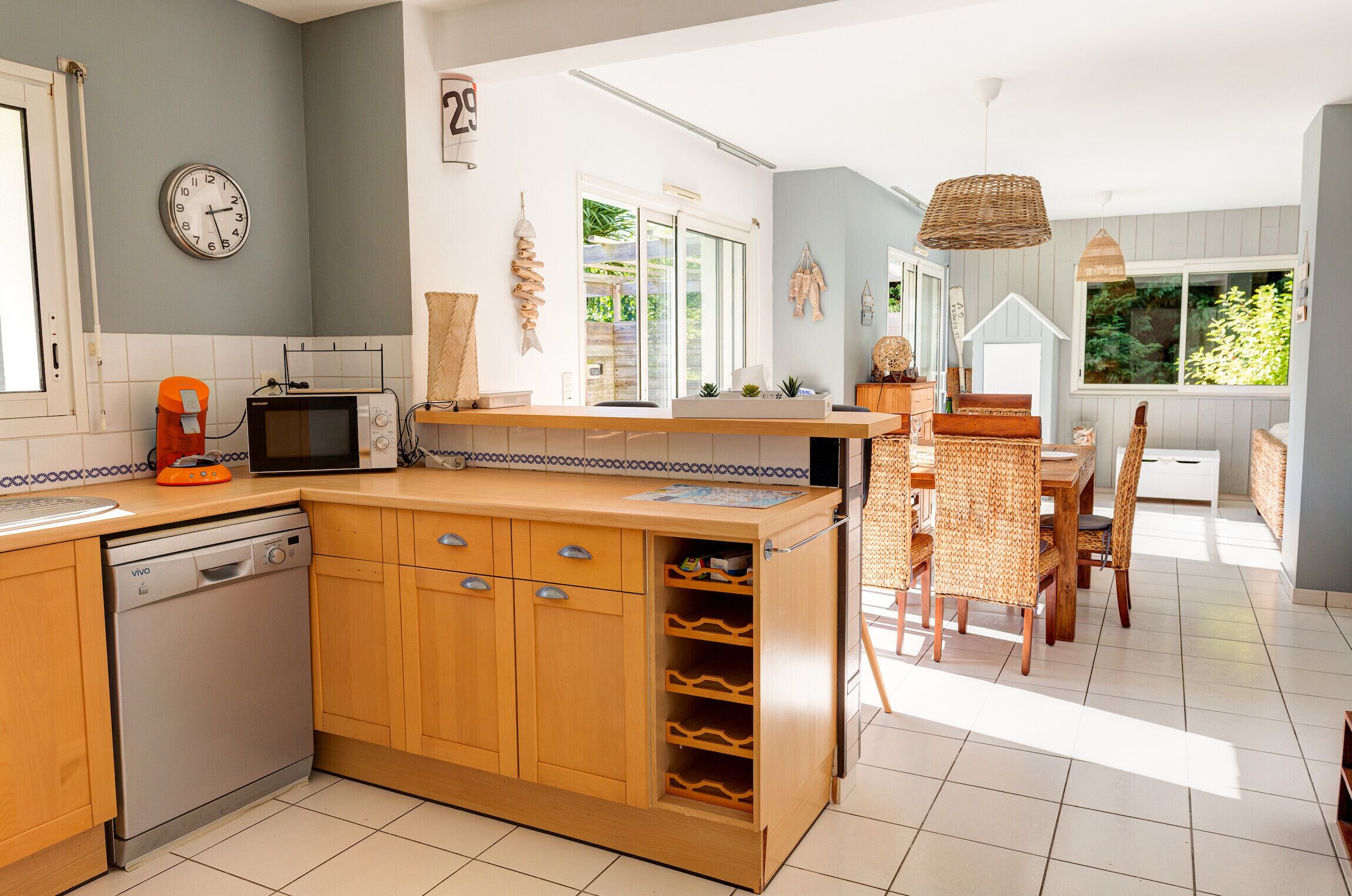 Kjøleskap, mikrobølgeovn, ovn og oppvaskmaskin