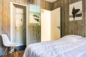4 bedrooms, iron/ironing board, free WiFi