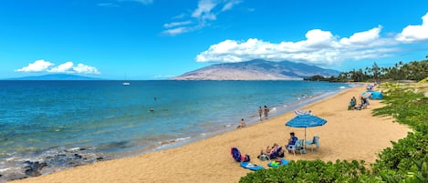 Una spiaggia nelle vicinanze