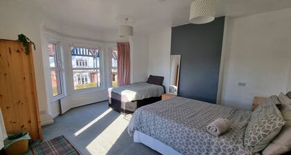 Stunning 5-bedroom House for Unforgettable Getaway